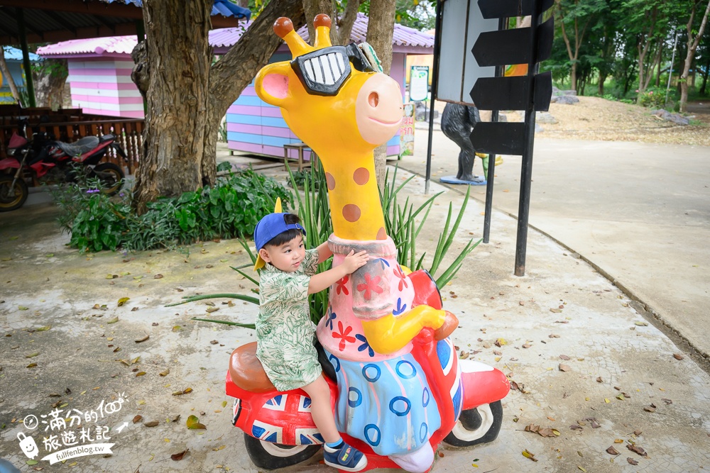 【北碧府野生動物園】泰國長頸鹿吉普車拍照預約攻略.Safari Park Kanchanaburi餵駱駝.梅花鹿和斑馬,外加欣賞大象&鱷魚表演秀!