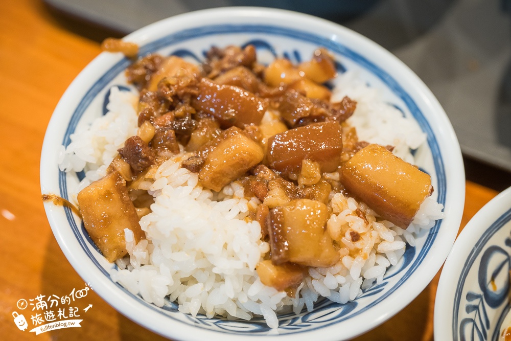 彰化【蚵ㄚ仁肉臊飯爌肉飯】復古風爌肉飯餐廳,飄香30年的在地小吃!