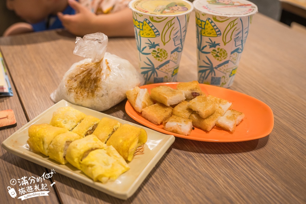宜蘭美食推薦【老張早餐吧】頭城早餐推薦,招牌必吃大軍鴨境&南瓜豆漿,在紅磚老屋裡吃早餐!
