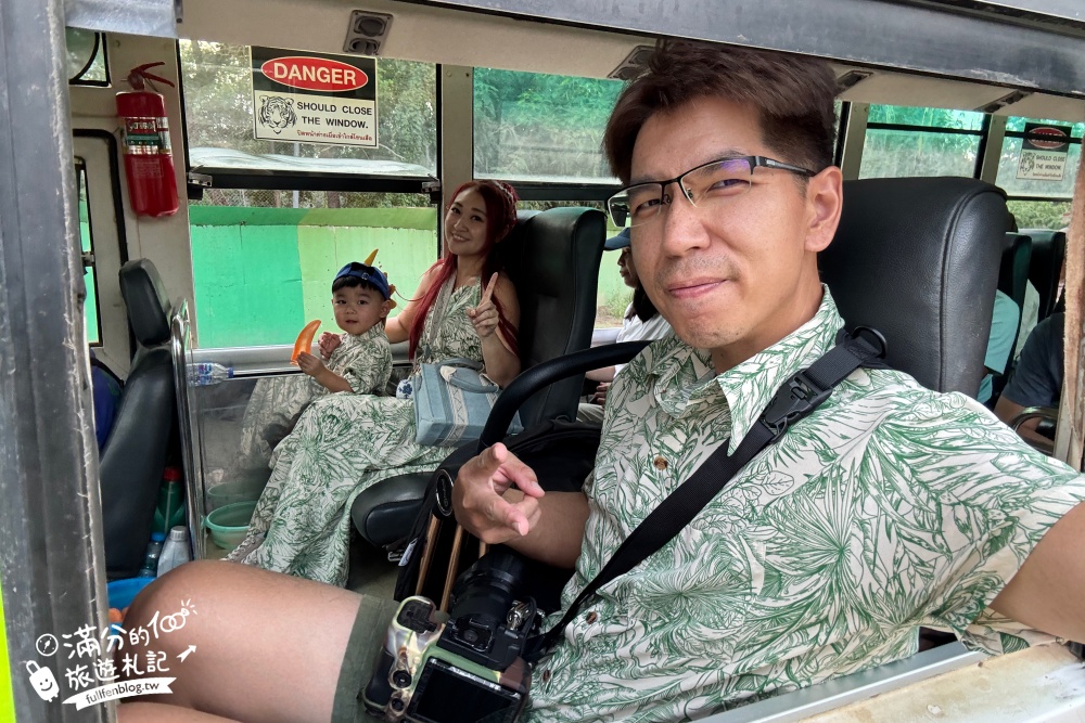 【北碧府野生動物園】泰國長頸鹿吉普車拍照預約攻略.Safari Park Kanchanaburi餵駱駝.梅花鹿和斑馬,外加欣賞大象&鱷魚表演秀!
