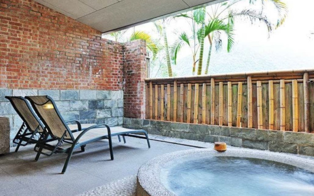 新竹景點【日見森嵐】尖石山景第一排的景觀咖啡館.下午茶旁邊還能泡溫泉,漫步玻璃天空步道!