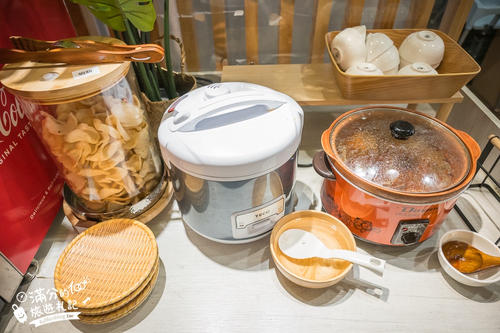 桃園火鍋【鍋泰暖】泰式南洋鍋物桃園中壢店,超夯冬陰功火鍋,叢林風鍋物溫馨好吃好溫暖!