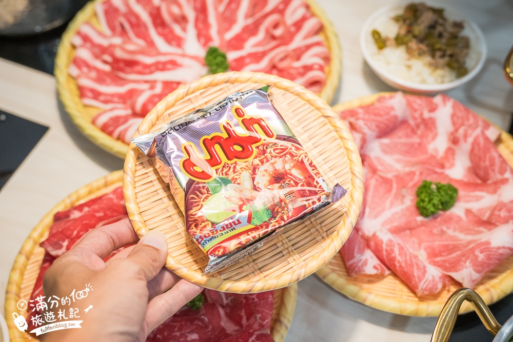 桃園火鍋【鍋泰暖】泰式南洋鍋物桃園中壢店,超夯冬陰功火鍋,叢林風鍋物溫馨好吃好溫暖!