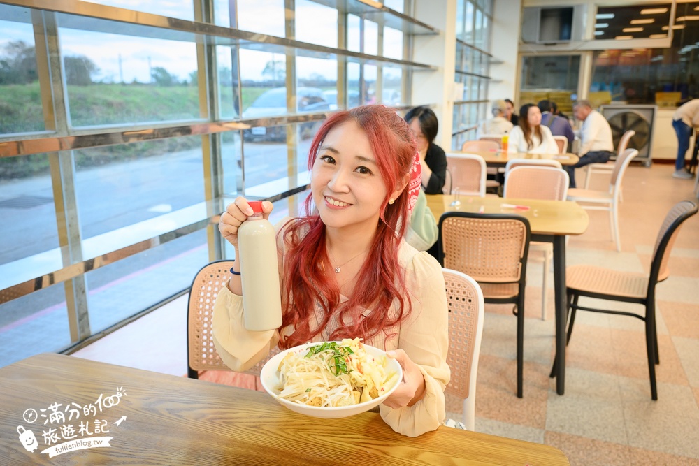 宜蘭美食【玉里橋頭臭豆腐礁溪店】免跑花蓮,宜蘭也吃得到,空間大有停車場,還能欣賞火車快飛!
