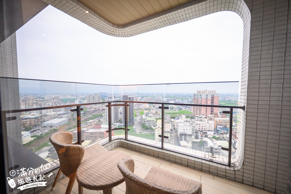 2026羅東親子玩水飯店【村却國際溫泉酒店】360度環景頂樓酒吧.雙湯池景觀房型,一次看懂值不值得住？