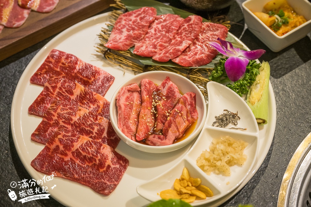 台中【瓦庫燒肉WOW COOL】全台最夢幻燒肉老宅,變身聖誕村,和聖誕老公公一起吃燒肉!