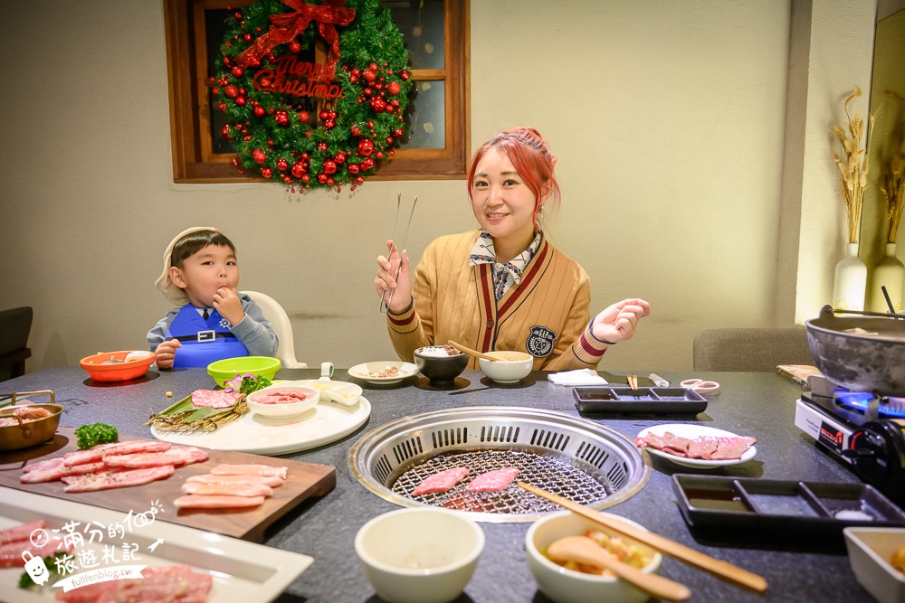 台中【瓦庫燒肉WOW COOL】全台最夢幻燒肉老宅,變身聖誕村,和聖誕老公公一起吃燒肉!