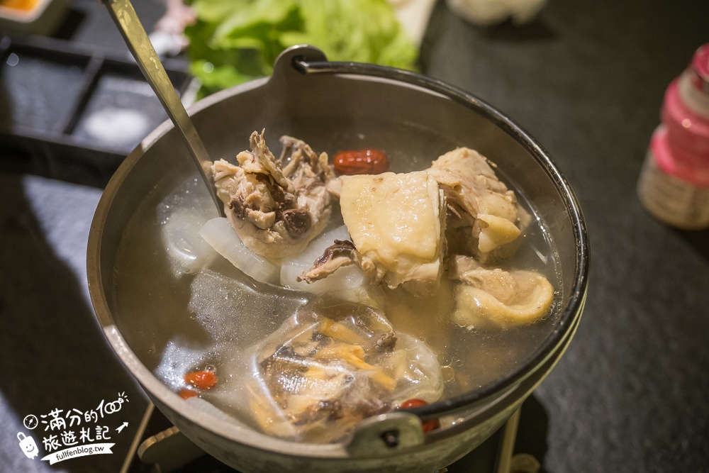 台中【瓦庫燒肉WOW COOL】全台最夢幻燒肉老宅,變身聖誕村,和聖誕老公公一起吃燒肉!