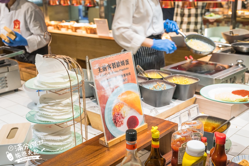 台中親子飯店【台中鳳凰酒店】睡在法拉利汽車上,太空主題遊戲場,超狂早午餐自助吧,星巴克咖啡喝到飽!