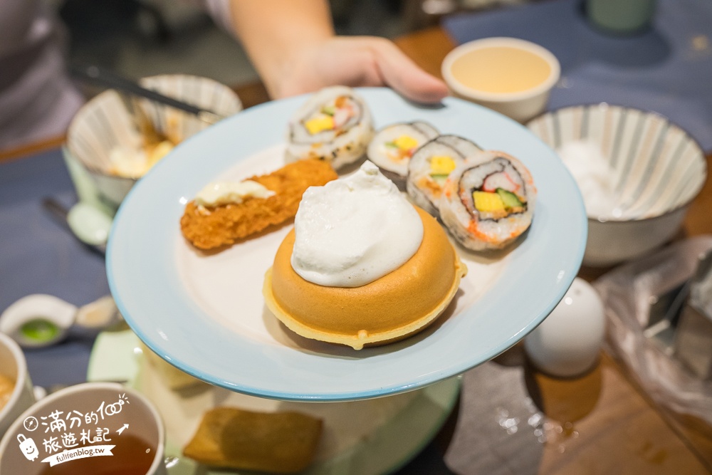 台中親子飯店【台中鳳凰酒店】睡在法拉利汽車上,太空主題遊戲場,超狂早午餐自助吧,星巴克咖啡喝到飽!