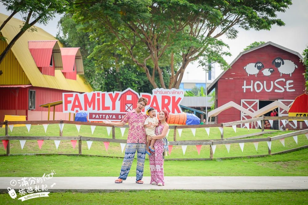 芭達雅親子景點【芭達雅小綿羊農莊】Pattaya Sheep Farm精彩動物運動會,童話故事場景,能餵動物.玩樂園,還能騎馬坐馬車!
