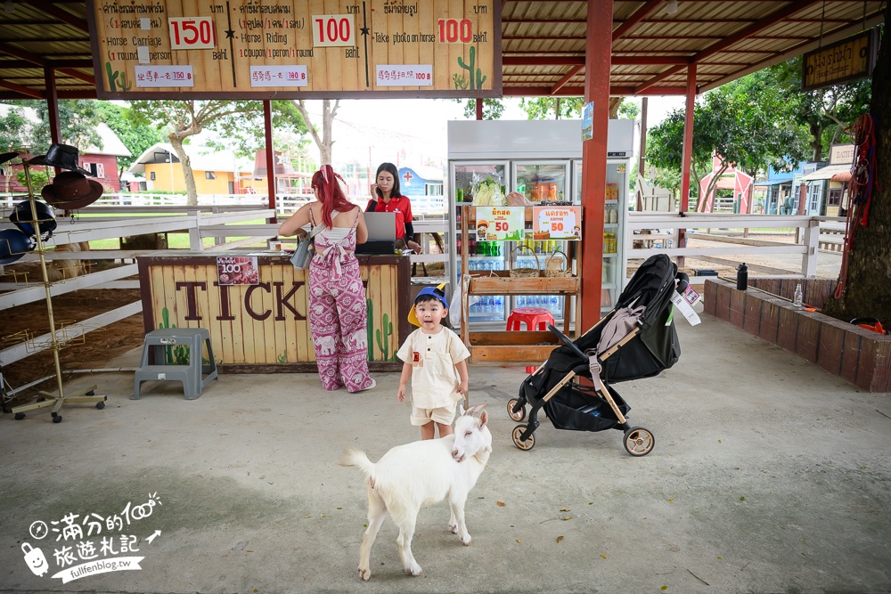 芭達雅親子景點【芭達雅小綿羊農莊】Pattaya Sheep Farm精彩動物運動會,童話故事場景,能餵動物.玩樂園,還能騎馬坐馬車!
