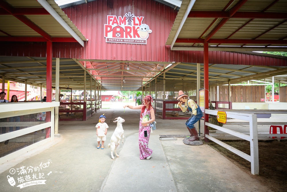 芭達雅親子景點【芭達雅小綿羊農莊】Pattaya Sheep Farm精彩動物運動會,童話故事場景,能餵動物.玩樂園,還能騎馬坐馬車!