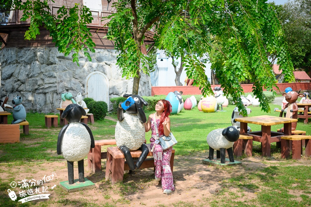 芭達雅親子景點【芭達雅小綿羊農莊】Pattaya Sheep Farm精彩動物運動會,童話故事場景,能餵動物.玩樂園,還能騎馬坐馬車!