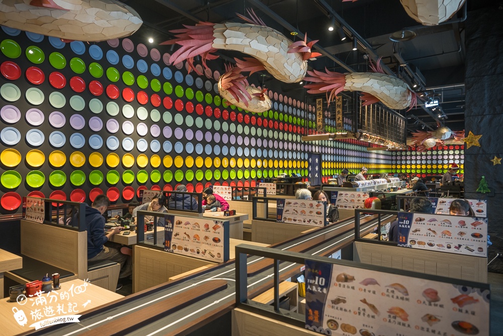 台中親子餐廳【侍悟丸迴轉壽司台中米平方店】小火車軌道送餐超吸睛,飛機壽司兒童餐小孩好愛!