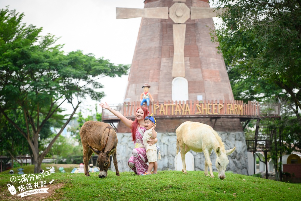 芭達雅親子景點【芭達雅小綿羊農莊】Pattaya Sheep Farm精彩動物運動會,童話故事場景,能餵動物.玩樂園,還能騎馬坐馬車!