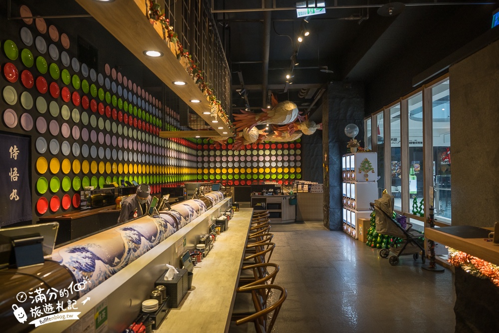 台中親子餐廳【侍悟丸迴轉壽司台中米平方店】小火車軌道送餐超吸睛,飛機壽司兒童餐小孩好愛!