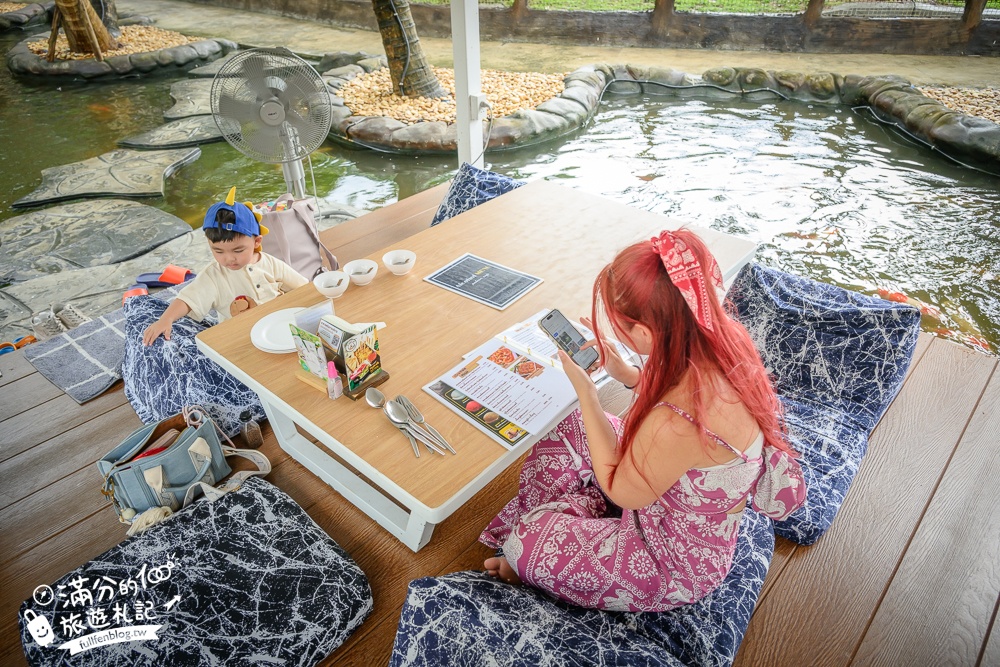 芭達雅景觀餐廳【Pa Boon Cafe】迷你版馬雅遜河秘境.叢林風茅草水上餐廳超美,還有超大兒童遊戲區!