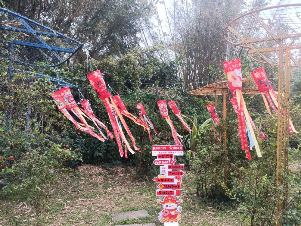 桃園親子景點【玉飲翡翠文化城】緬泰複合式平價餐廳.泰服苗服體驗.手作玉石,翡翠主題園區好拍又好玩!