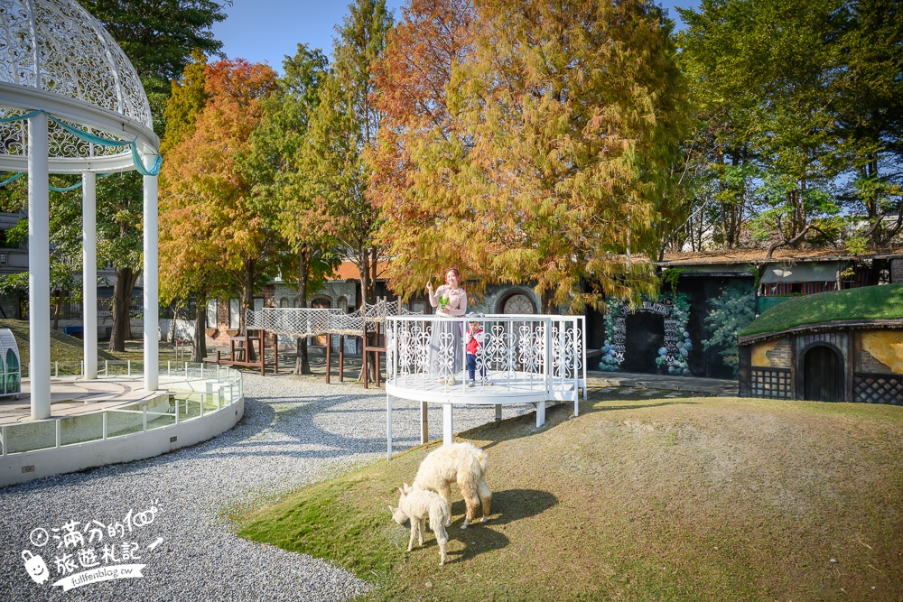 【2025琉璃仙境最新動物園區】環遊世界的萌寵樂園.笑笑羊.羊駝.侏儒山羊陪你玩,還能在水管屋裡吃火鍋!