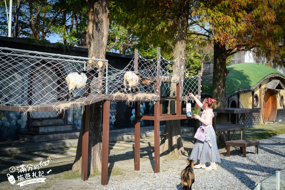 【2025琉璃仙境最新動物園區】環遊世界的萌寵樂園.笑笑羊.羊駝.侏儒山羊陪你玩,還能在水管屋裡吃火鍋!