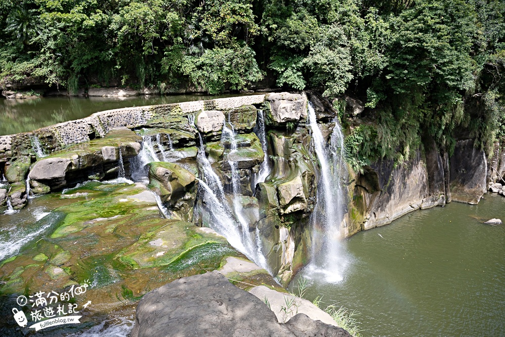【2025平溪十分瀑布公園】免門票台版尼加拉大瀑布,親子同行專屬無障礙步道,超震撼~森林系天然溪谷瀑布!