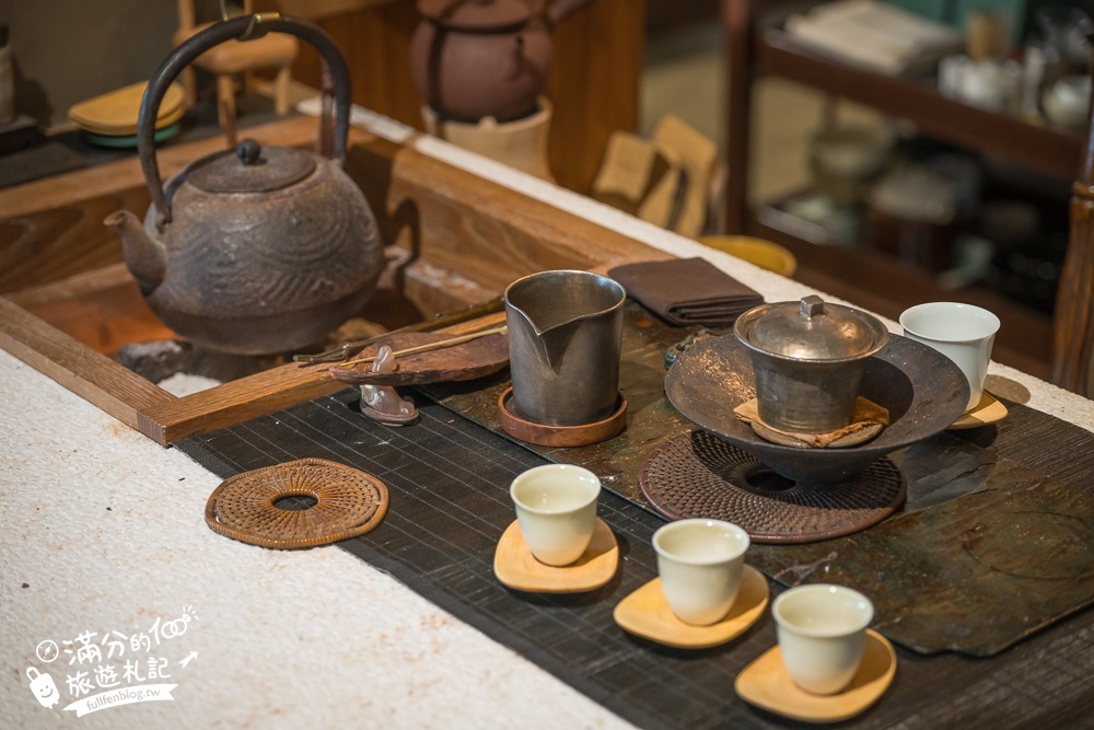 2025宜蘭新景點【日光山茶屋】群山環繞的田野茶館,優雅泡茶品茶香,還能輕鬆眺望龜山島!