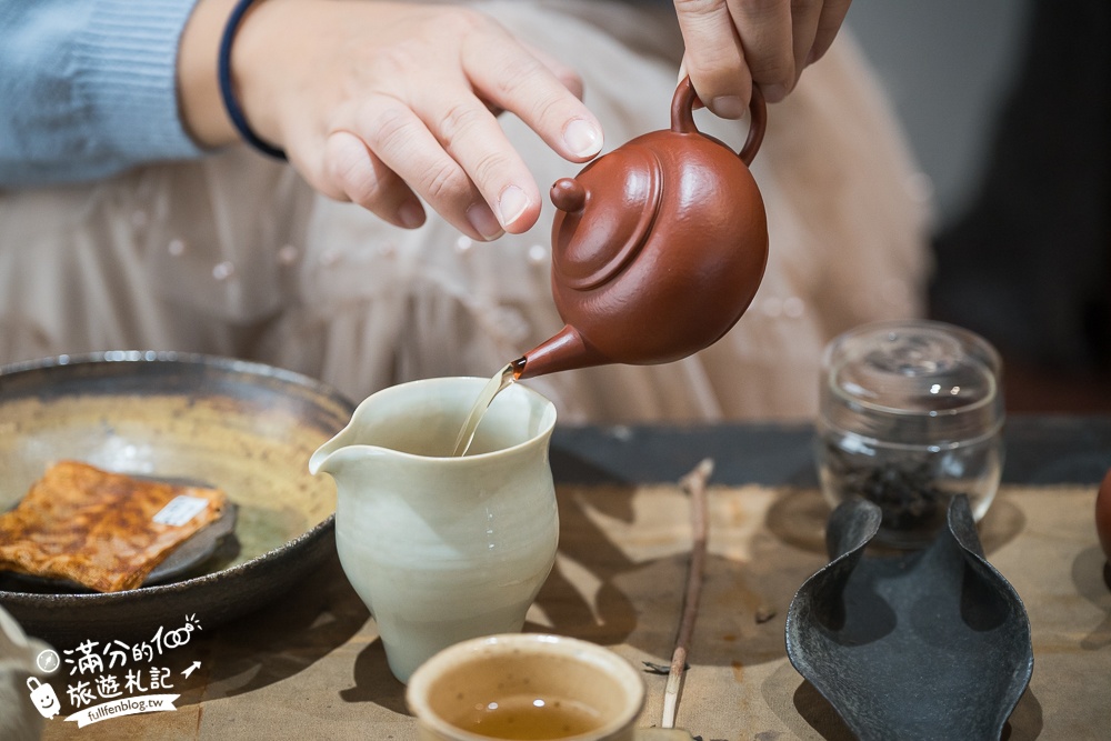 2025宜蘭新景點【日光山茶屋】群山環繞的田野茶館,優雅泡茶品茶香,還能輕鬆眺望龜山島!