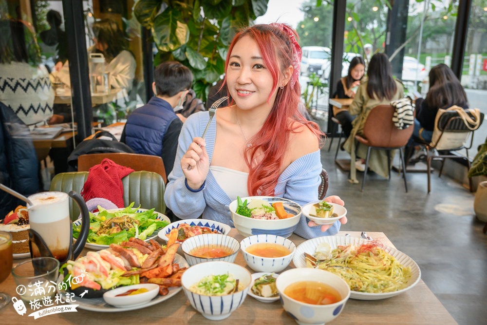 宜蘭美食【蘭波LanPO】鬧中取靜的秘境玻璃屋,吃飯吃麵喝酒下午茶,親子寵物友善的創意料理餐廳！