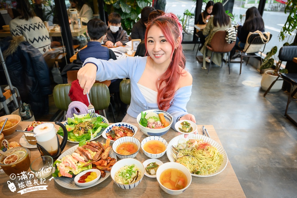 宜蘭美食【蘭波LanPO】鬧中取靜的秘境玻璃屋,吃飯吃麵喝酒下午茶,親子寵物友善的創意料理餐廳！