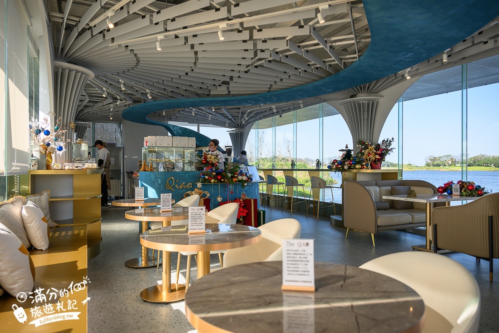 桃園【The QiAO喬寓咖啡】華興池生態埤塘公園最新玻璃屋咖啡館,飛機看到飽,還能玩SUP&踩天鵝!