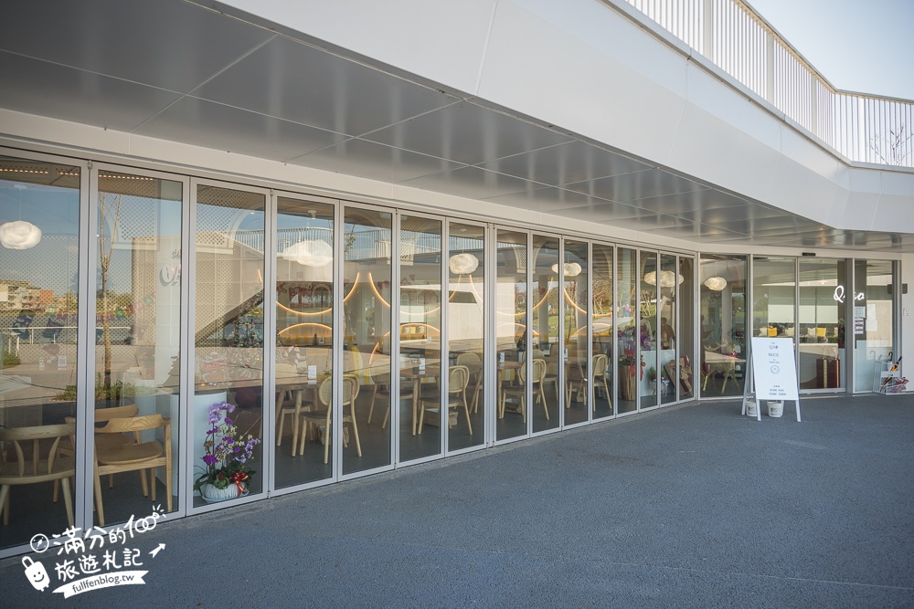 桃園【The QiAO喬寓咖啡】華興池生態埤塘公園最新玻璃屋咖啡館,飛機看到飽,還能玩SUP&踩天鵝!