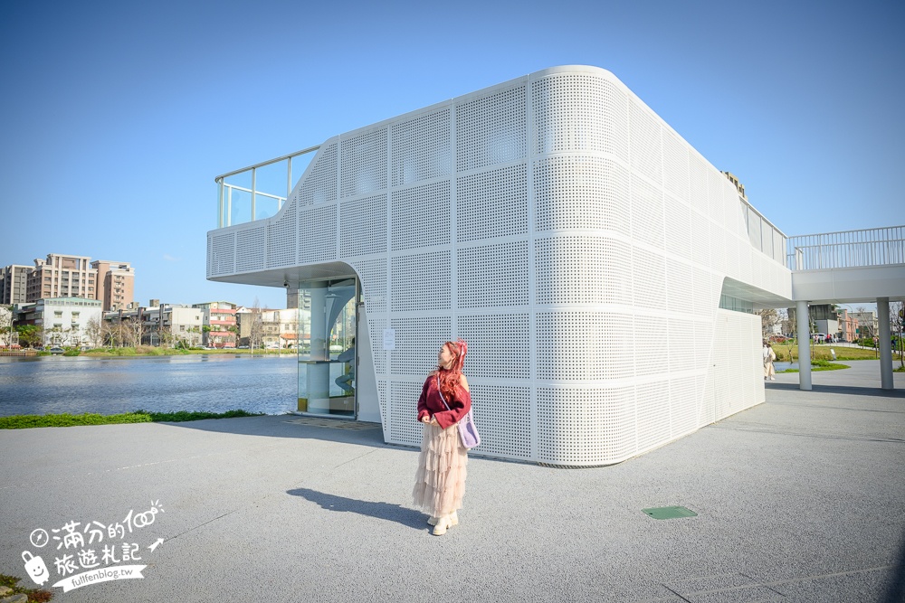 桃園【The QiAO喬寓咖啡】華興池生態埤塘公園最新玻璃屋咖啡館,飛機看到飽,還能玩SUP&踩天鵝!