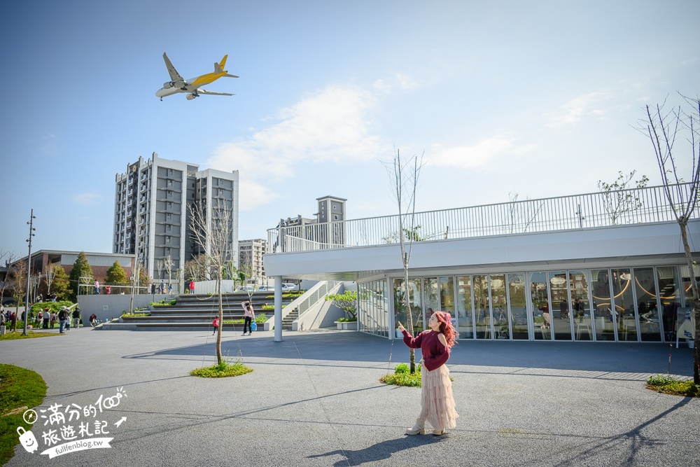 桃園【The QiAO喬寓咖啡】華興池生態埤塘公園最新玻璃屋咖啡館,飛機看到飽,還能玩SUP&踩天鵝!