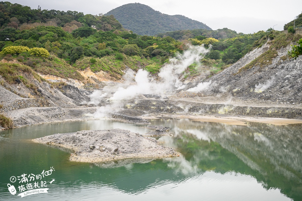 【2025硫磺谷溫泉泡腳池】陽明山硫磺谷遊憩區,免費泡足湯溫泉,裊裊白煙看地熱和黃金色硫磺礦脈好壯觀!