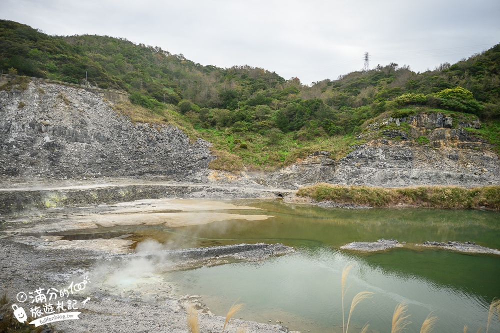 【2025硫磺谷溫泉泡腳池】陽明山硫磺谷遊憩區,免費泡足湯溫泉,裊裊白煙看地熱和黃金色硫磺礦脈好壯觀!