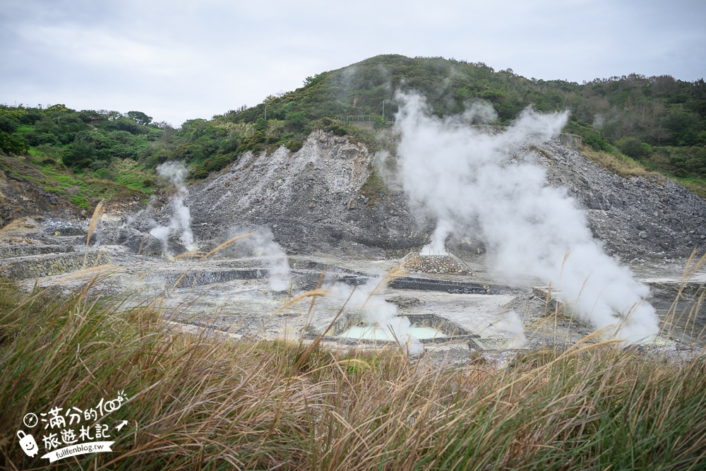 【2025硫磺谷溫泉泡腳池】陽明山硫磺谷遊憩區,免費泡足湯溫泉,裊裊白煙看地熱和黃金色硫磺礦脈好壯觀!