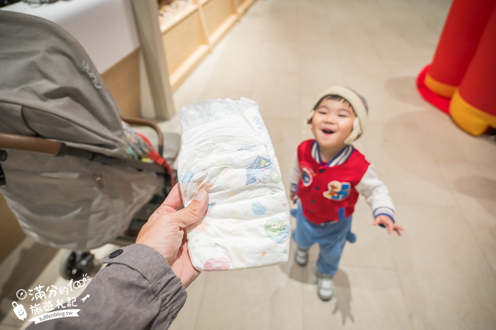【2025台中清水服務區】人氣美食餐廳＆伴手禮整理,必拍招潮蟹星巴克,超完善親子寵物設施,免費尿布領取超讚!