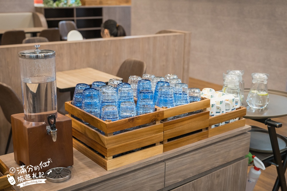 南投【魯魯札札咖啡親子館】日月潭最大親子餐廳,有吃又有玩.球池溜滑梯.跑道賽車.沙池小火車超放電!