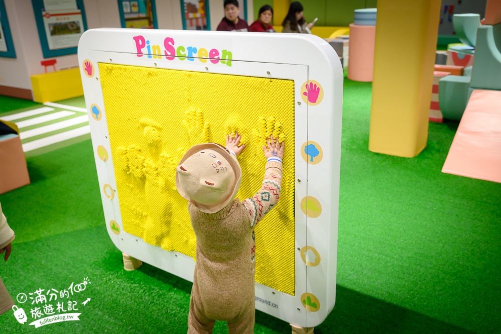南投【魯魯札札咖啡親子館】日月潭最大親子餐廳,有吃又有玩.球池溜滑梯.跑道賽車.沙池小火車超放電!