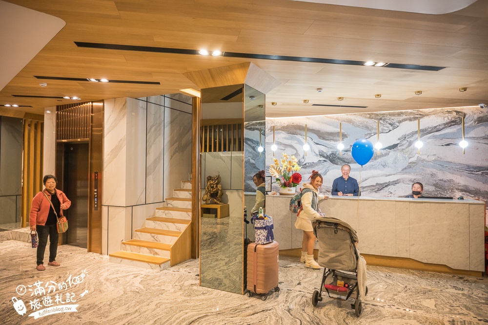 日月潭湖景飯店推薦【日月潭鴻賓大飯店】水社碼頭旁.周圍商圈熱鬧.每間房都能看日月潭絕美湖光山色!