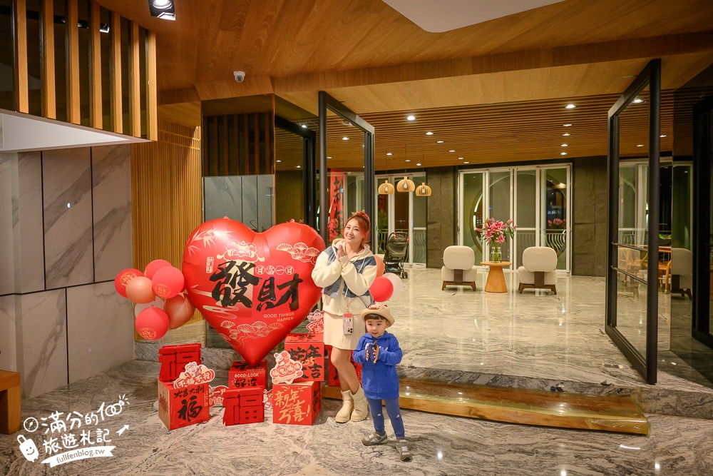 日月潭湖景飯店推薦【日月潭鴻賓大飯店】水社碼頭旁.周圍商圈熱鬧.每間房都能看日月潭絕美湖光山色!