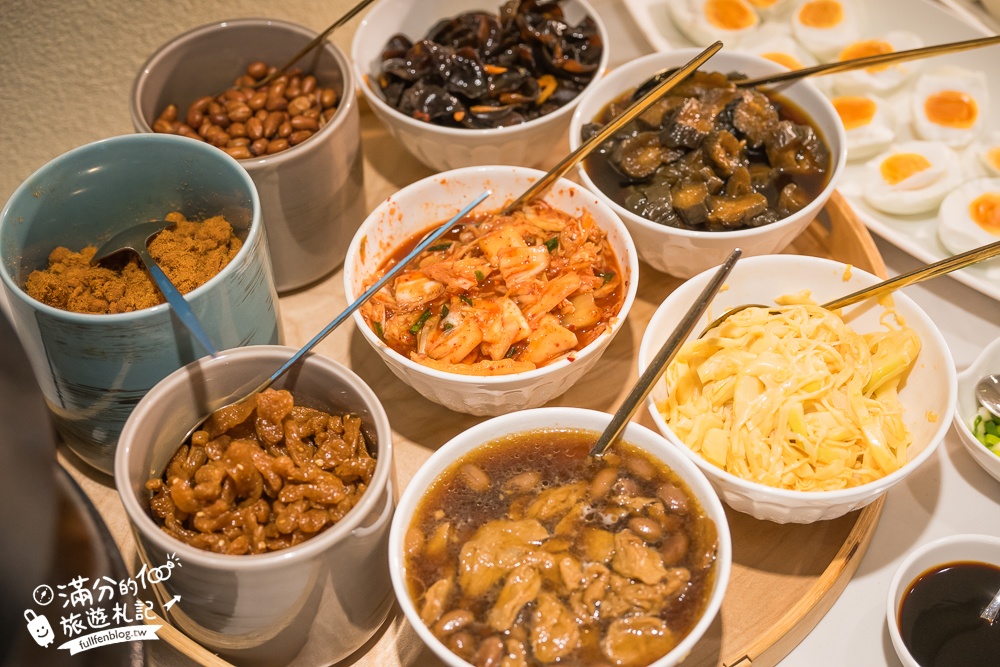 日月潭湖景飯店推薦【日月潭鴻賓大飯店】水社碼頭旁.周圍商圈熱鬧.每間房都能看日月潭絕美湖光山色!