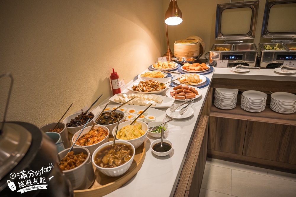 日月潭湖景飯店推薦【日月潭鴻賓大飯店】水社碼頭旁.周圍商圈熱鬧.每間房都能看日月潭絕美湖光山色!