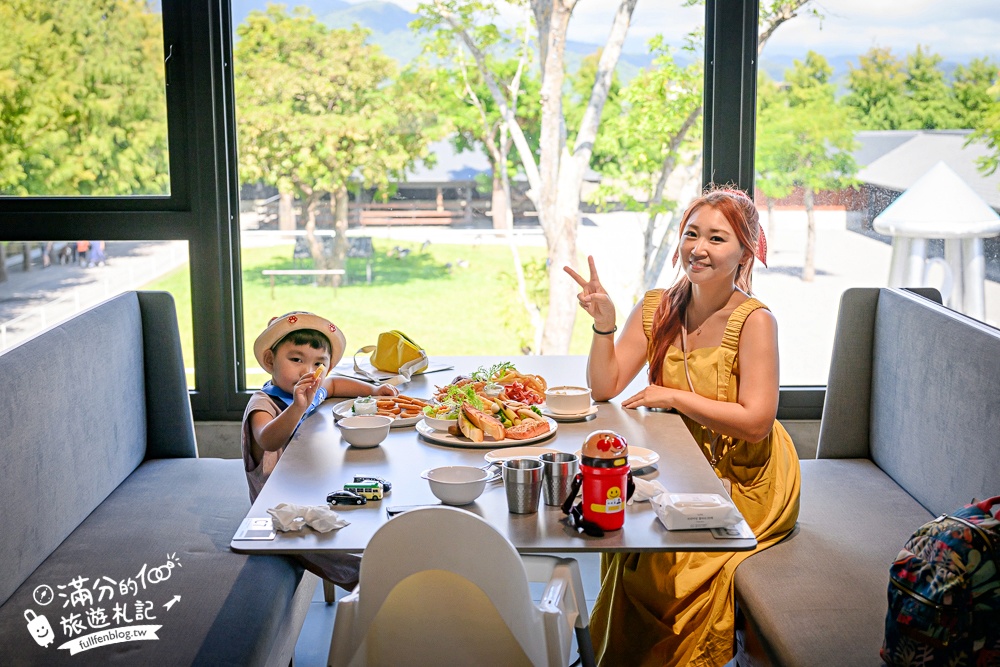宜蘭【樹懶餐廳萌寵農場】落羽松玻璃屋超美,三大區萌寵玩樂互動空間開箱,與樹懶.泰迪羊.鸚鵡.大紅鶴.鵜鶘互動太好玩!