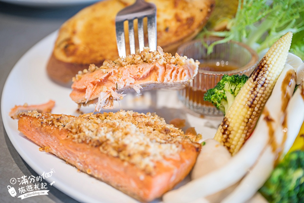 宜蘭【樹懶餐廳萌寵農場】落羽松玻璃屋超美,三大區萌寵玩樂互動空間開箱,與樹懶.泰迪羊.鸚鵡.大紅鶴.鵜鶘互動太好玩!