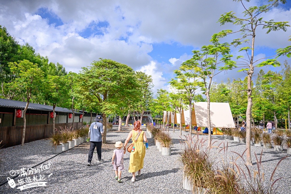 宜蘭【樹懶餐廳萌寵農場】落羽松玻璃屋超美,三大區萌寵玩樂互動空間開箱,與樹懶.泰迪羊.鸚鵡.大紅鶴.鵜鶘互動太好玩!
