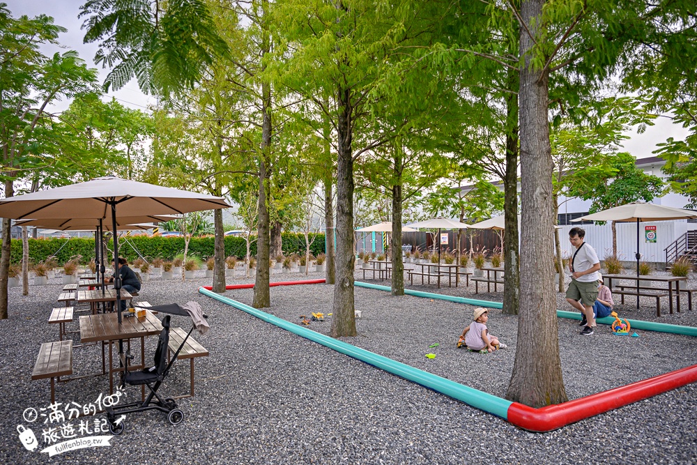 宜蘭【樹懶餐廳萌寵農場】落羽松玻璃屋超美,三大區萌寵玩樂互動空間開箱,與樹懶.泰迪羊.鸚鵡.大紅鶴.鵜鶘互動太好玩!