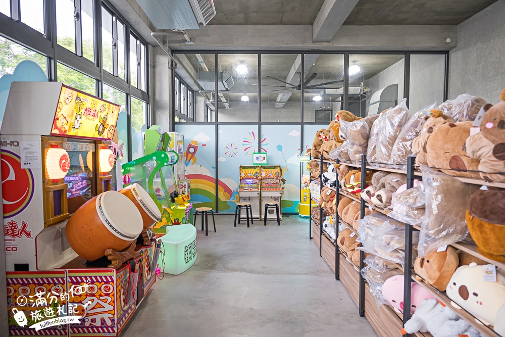 宜蘭【樹懶餐廳萌寵農場】落羽松玻璃屋超美,三大區萌寵玩樂互動空間開箱,與樹懶.泰迪羊.鸚鵡.大紅鶴.鵜鶘互動太好玩!