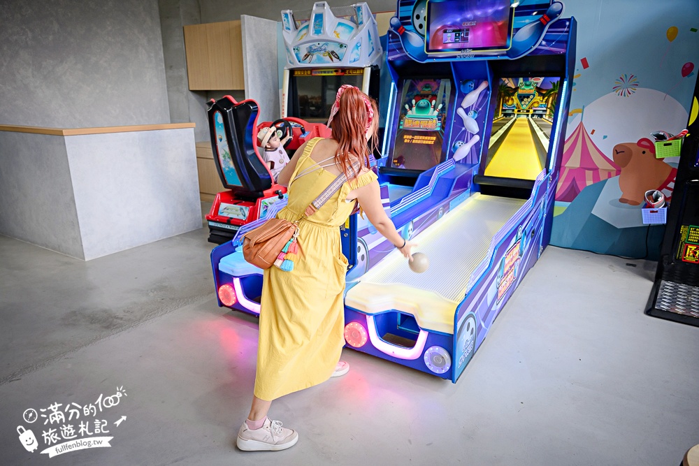 宜蘭【樹懶餐廳萌寵農場】落羽松玻璃屋超美,三大區萌寵玩樂互動空間開箱,與樹懶.泰迪羊.鸚鵡.大紅鶴.鵜鶘互動太好玩!